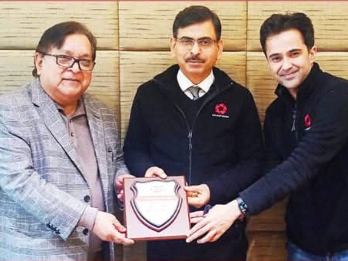 Indian Achievers Award 2021-22 for  Business Leadership